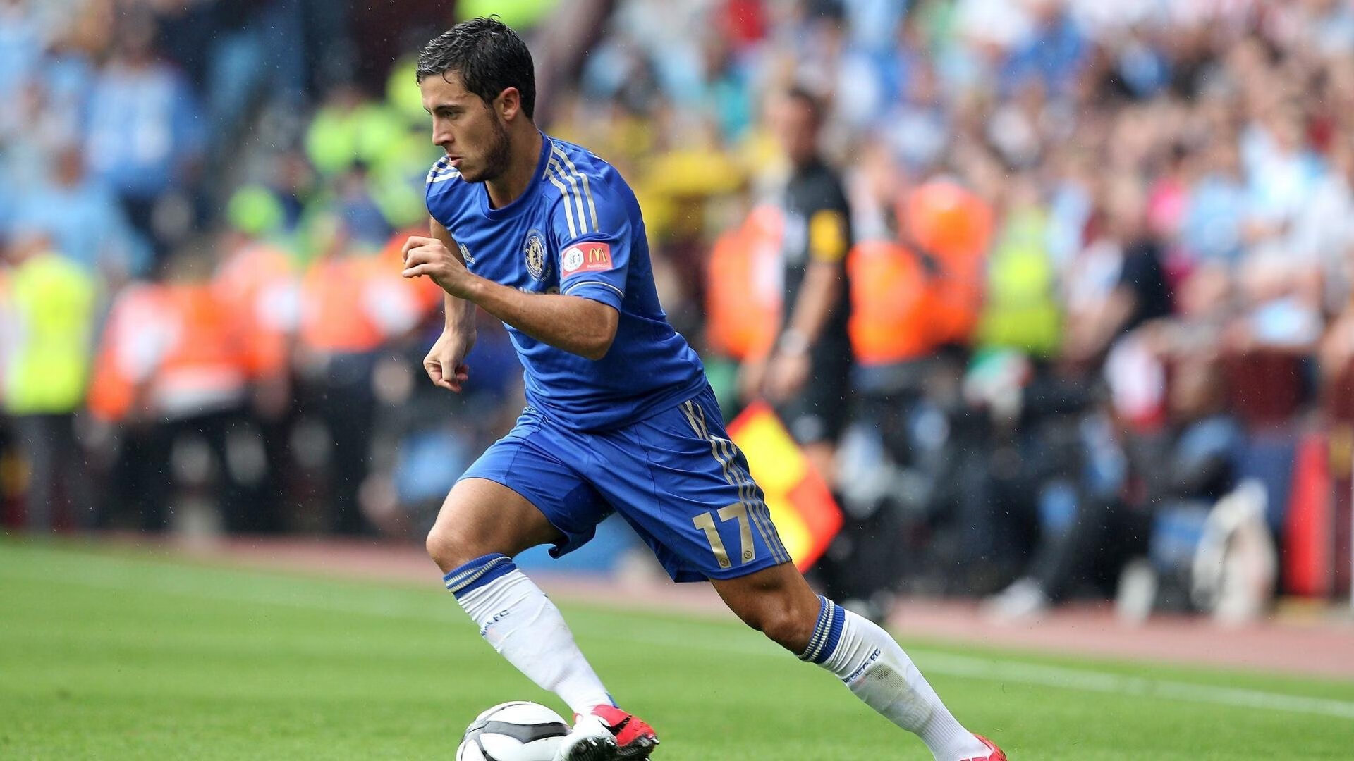 全黑队全面的攻击手段让对手无法防备，全黑队服