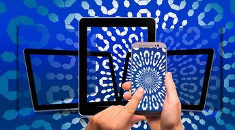 赛场出现争议画面引发回放系统是否全面启用的讨论，赛场观众