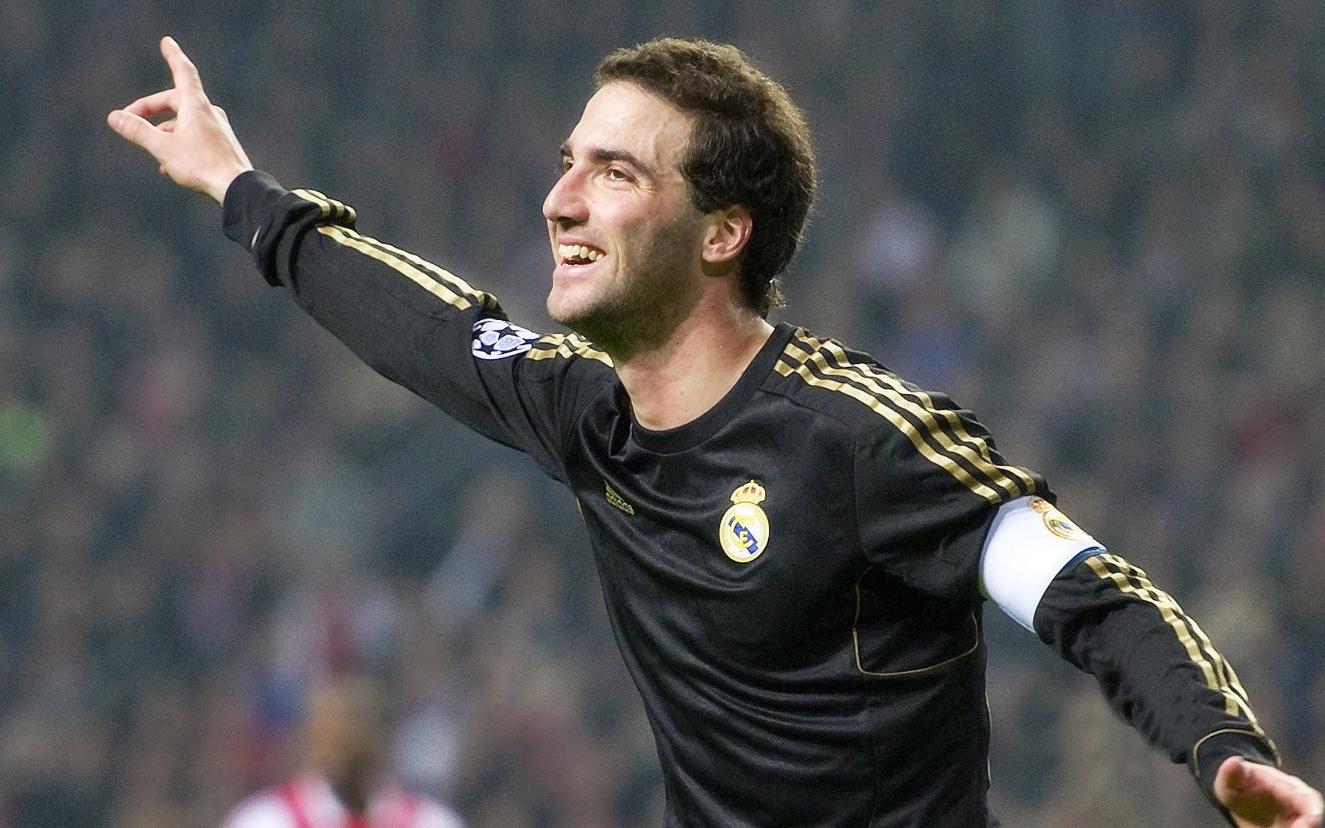 随着阿森纳2-0领跑，曼联2-2，利物浦2-0，曼联3-2利物浦,一直逆转一直爽